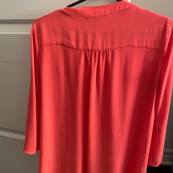 Beautiful coral BCBGmaxazria blouse - Picture 3 of 3